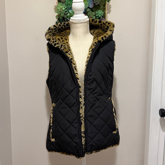 Kristen Blake Leopard Print Faux Fur Reversible Hooded Vest - Picture 3 of 6